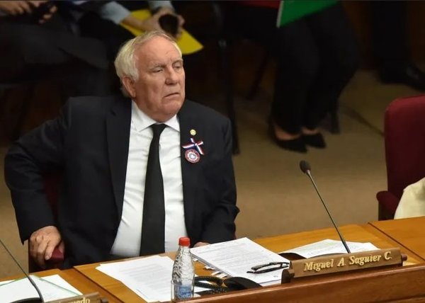 Exsenador cree que es posible modificar salarios en las binacionales · Radio Monumental 1080 AM
