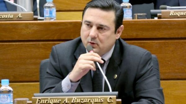 “El Estado ya no da más, debe achicarse”