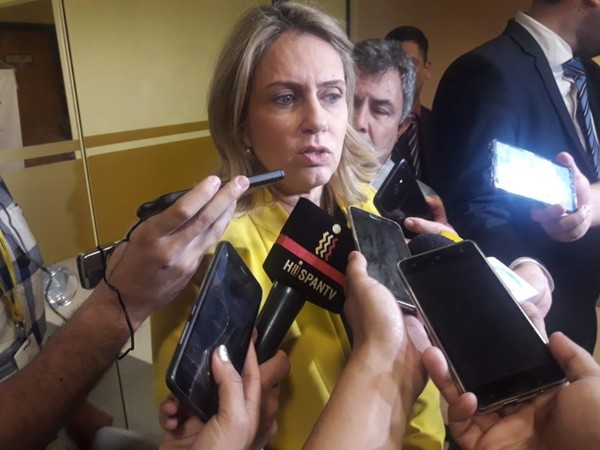 Diputada no cree que Giuzzio sea el adecuado para investigar a empresas relacionadas a licitaciones