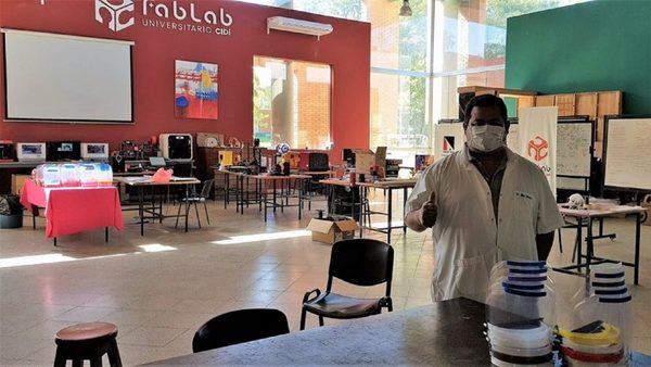 Universitarios entregaron 500 protectores fabricados con impresión 3D
