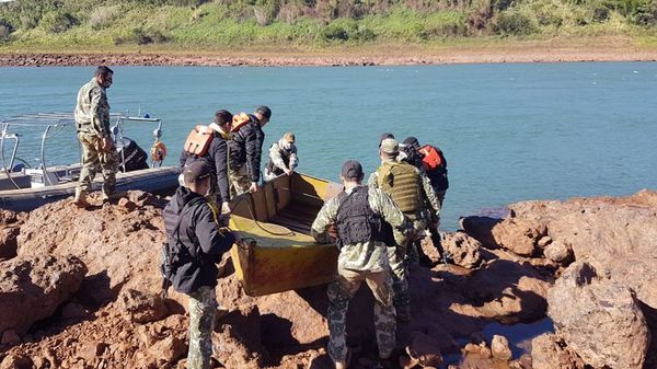 Más de 100 embarcaciones incautadas en frontera con Brasil, en lo que va del año - ABC en el Este - ABC Color