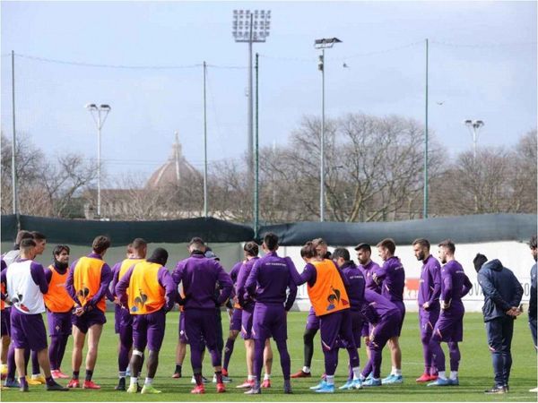 Tres jugadores de Fiorentina dan positivo por coronavirus