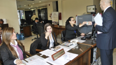 “Funcionarios del sector público siguen cobrando íntegramente sus salarios”