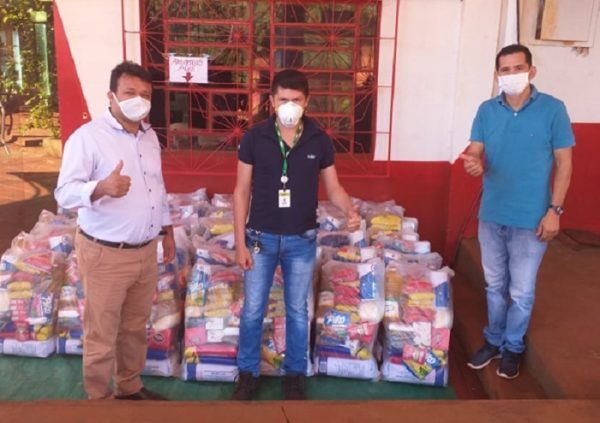 Distribuidora de alimentos entrega insumos y kits de emergencia