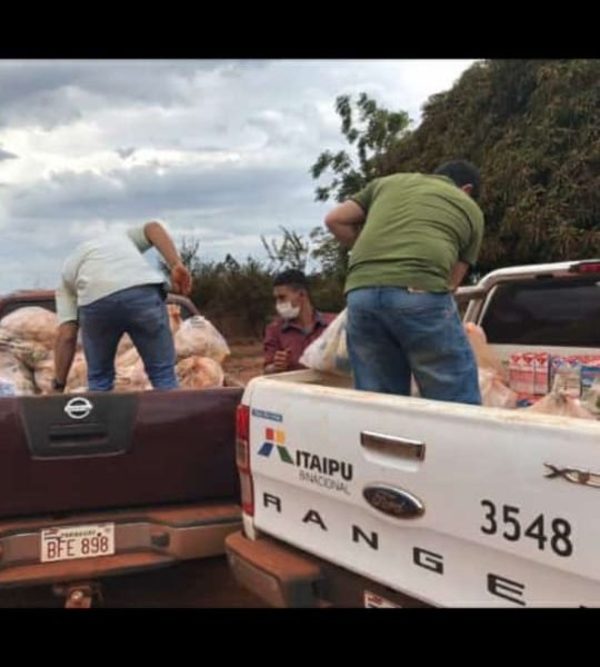 Investigan presunta politización de entrega de kits de alimentos