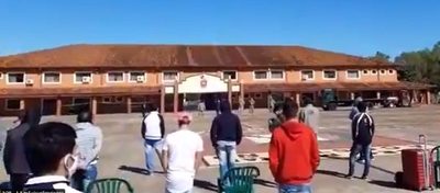 Dos casos positivos de COVID-19 en Liceo Acosta Ñu y se prolonga la cuarentena - Nacionales - ABC Color