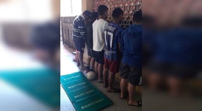 HOY / VIDEO | Jugaban un "partido so'o" en plena cuarentena y fueron pillados por la Policía: hay 5 detenidos