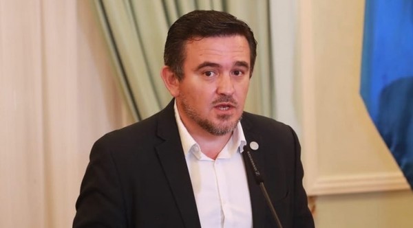 Interpelación al ministro de Educación es 'una perdida de tiempo' asegura dirigente sindical