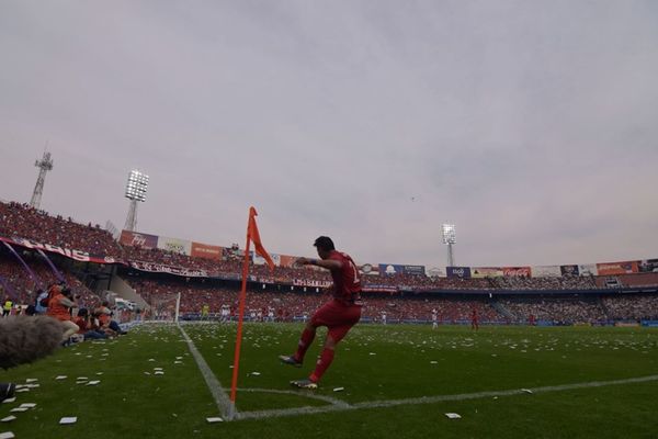 El fútbol se centrará en Asunción, aclara el Dr. Brunstein