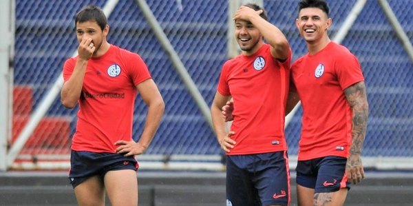 ¿San Lorenzo se queda sin uno de sus paraguayos?
