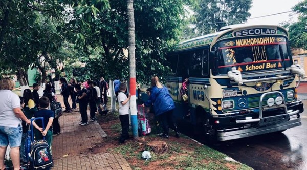 Aprueban habilitación temporal de vehículos para transporte de pasajeros