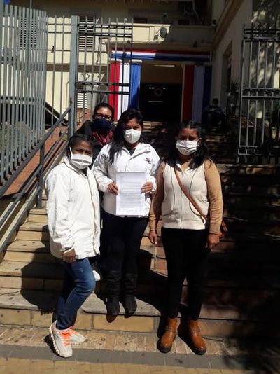Funcionarias indígenas de Hospital de Limpio denuncian maltratos