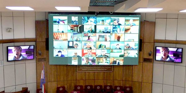 Senado interpelará al titular del MEC Eduardo Petta, por críticas a su gestión