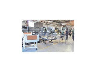 Metalúrgicas diseñan camas y mobiliarios para Salud Pública