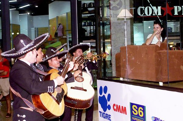 Músicos apuestan por serenatas - Artes y Espectáculos - ABC Color