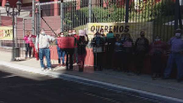 Funcionarios de la ANR sostienen que Alliana no quiere conversar con ellos y anuncian otra manifestación para el lunes » Ñanduti