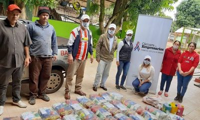 Entregan kits a hogares de niños