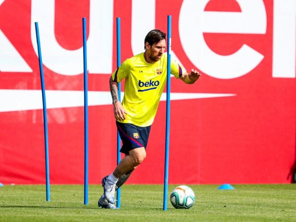 La plantilla vuelve a entrenarse tras 56 días de confinamiento