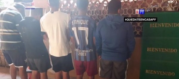Jóvenes detenidos por disputar un torneo de fútbol en plena cuarentena | Noticias Paraguay