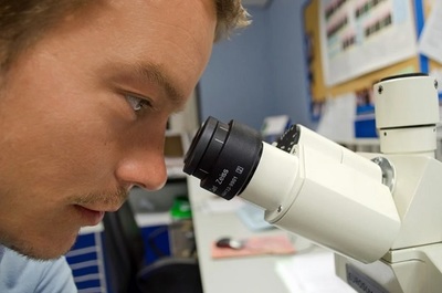 Investigadores hallan coronavirus en semen de hombres