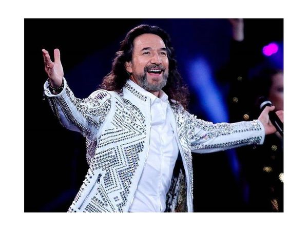 El Buki elegirá a 100 mamás para hacerle una serenata virtual