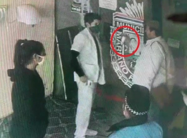 Concejal roció con alcohol ojos de enfermero que le pidió protocolo sanitario - ADN Paraguayo