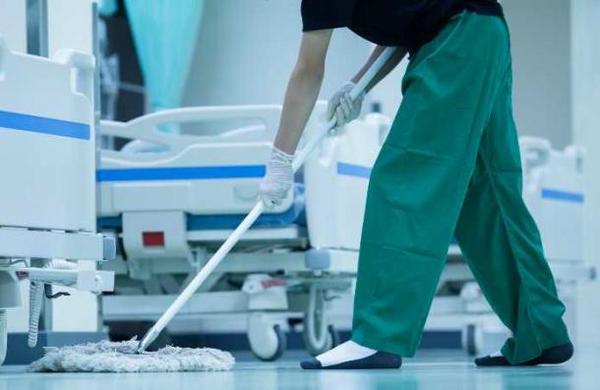 Insólito: sancionan a médico por contagiarse de coronavirus - SNT
