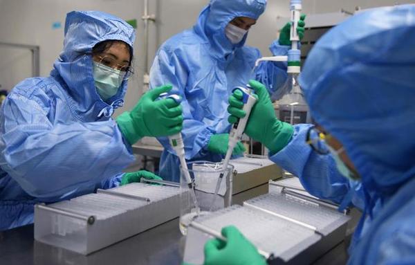 Científicos chinos hallan virus causante del Covid-19 en semen de pacientes internados