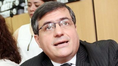 El despropósito de desvestir un santo para vestir otro