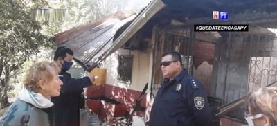 Incendio deja en la calle a pareja de abuelitos | Noticias Paraguay