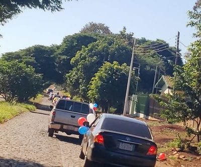 Con caravana, piden descuento del 50% de cuotas en colegio privado