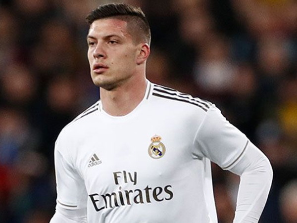 Luka Jovic se lesiona y podría quedar fuera por un mes y medio