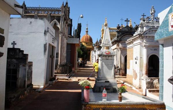 Comuna capitalina exonera deudas atrasadas por lotes de cementerio hasta fin de mes