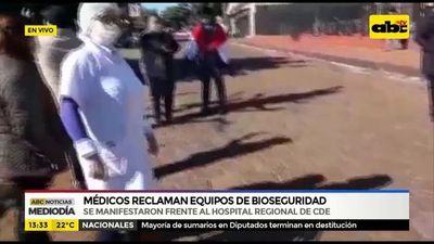 Ciudad del Este: Médicos reclaman equipos de bioseguridad - ABC Noticias - ABC Color