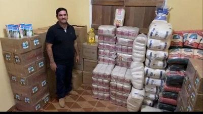 Honor Colorado dona alimentos para ollas populares de Alberdi