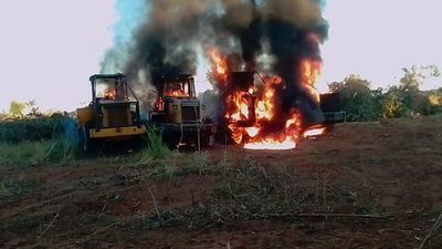 Desconocidos retuvieron a peones y quemaron tractores en estancia de Yby Yaú - Nacionales - ABC Color