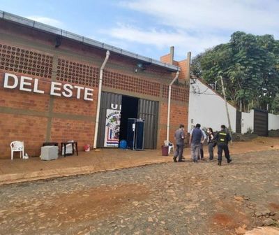 Contagiados de COVID-19 protestan en albergue