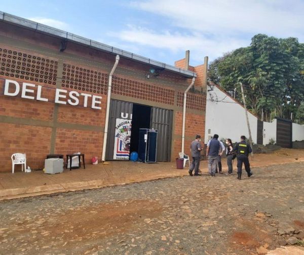 Contagiados de COVID-19 protestan en albergue