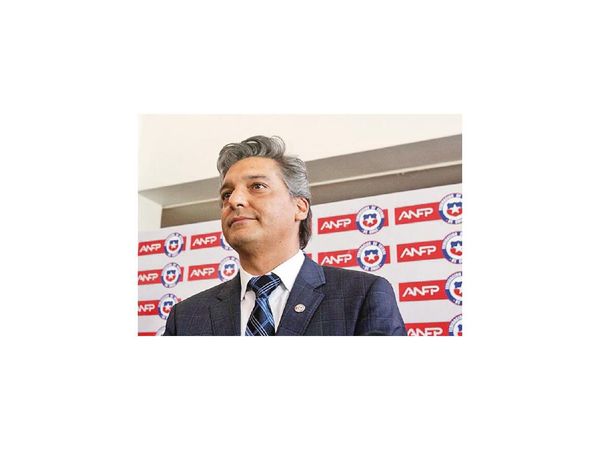 Renunció presidente del fútbol chileno