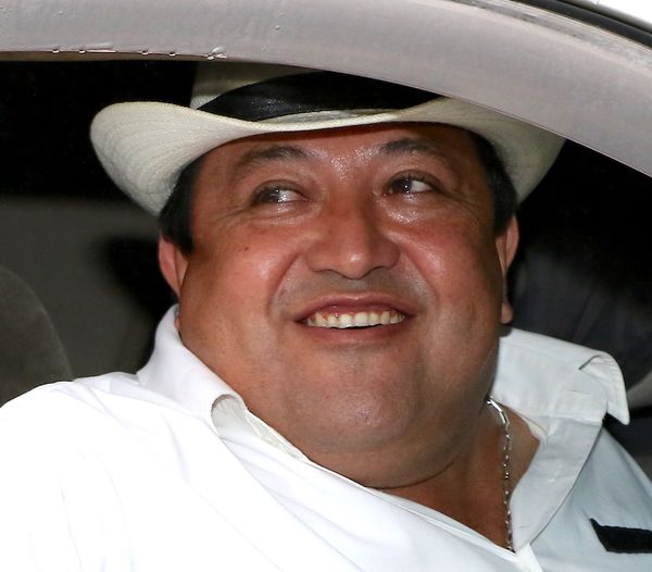 Denuncian a concejal por atropellar control sanitario