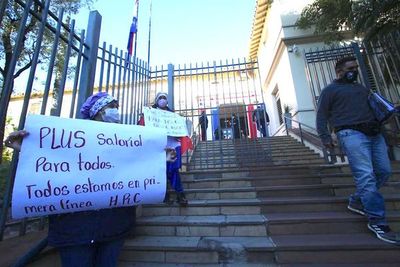 Se manifestaron por aumento salarial
