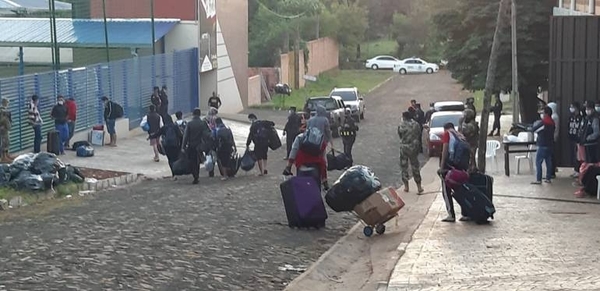 HOY / Cuarentena: Tras exitosa negociación, permitieron salida de 14 connacionales en CDE