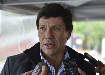Harms pide más liderazgo y mano dura a Marito para evitar las sobrefacturaciones en las compras - Nacionales - ABC Color