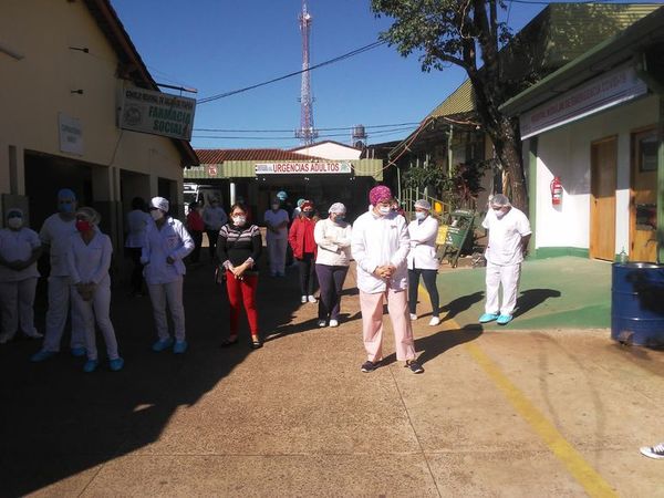 Funcionarios del Hospital Regional de Encarnación exigen equipos de bioseguridad - Nacionales - ABC Color