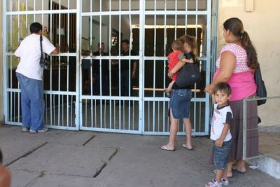 Evalúan protocolo para reactivar visitas en las cárceles