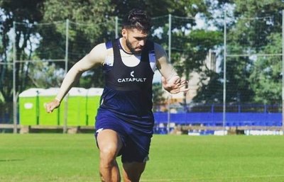 Un actual futbolista y exalbirrojo es el primer cliente de Mario Ricardo