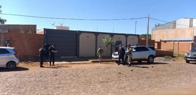 Acribillan a expolicía frente a su vivienda