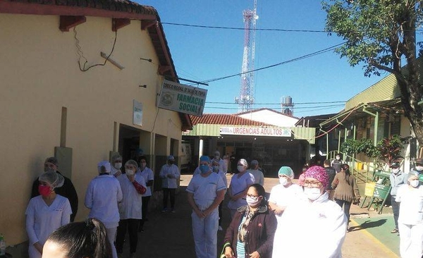HOY / Encarnación: Funcionarios de blanco exigen a las autoridades equipos de bioseguridad.