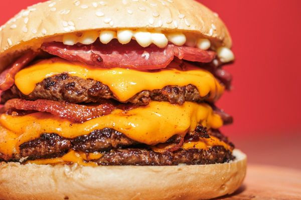 American Burger celebra su primer aniversario con 3x1 de hamburguesas