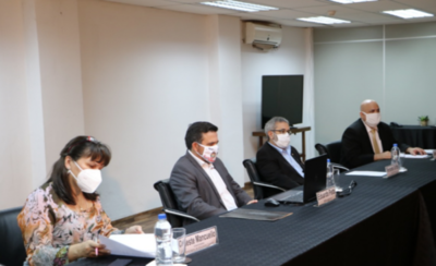 HOY / Directores del MEC defienden gestión de Petta y aseguran que su administración "es innovadora"